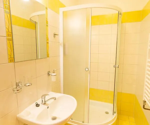 Na Kocande Hotel 2*